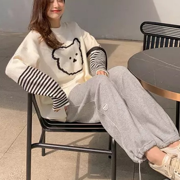 Bear sweater knit cream black stripe long sleeve crewneck cartoon - Picture 2 of 6